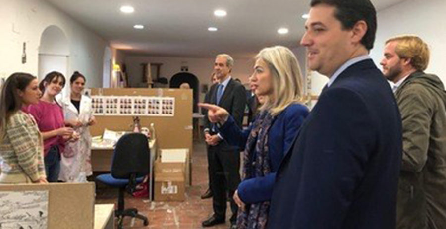 A conselheira de cultura e o prefeito de Córdoba visitam a Fundação Antonio Gala
